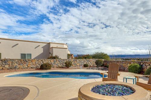Las Cruces Home w/Mountain Views & Private Pool!