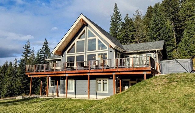 Leavenworth Private 5 acre Mountain Vista Retreat