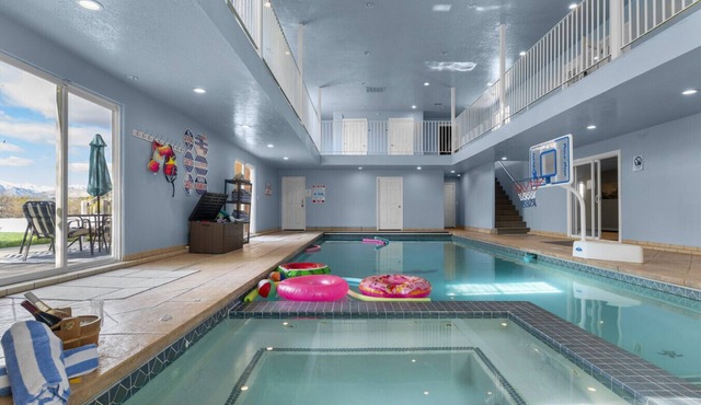 Luxe Draper Retreat w/Pool, Sauna & Theater!