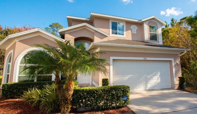 Luxurious with Privacy in 5 Bedroom with Private Pool by Florida Dream Homes