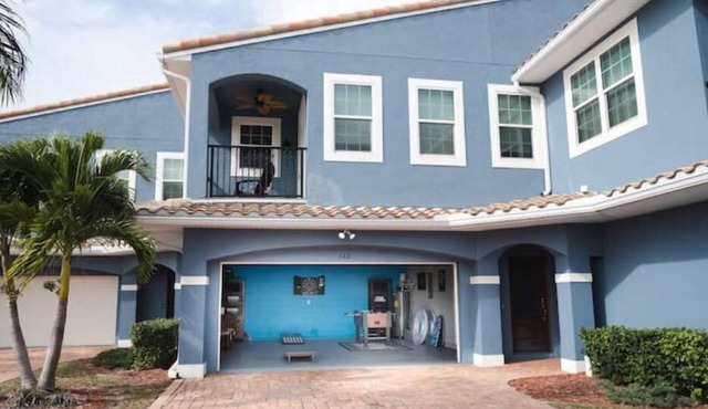 Luxury Condo by the Beach