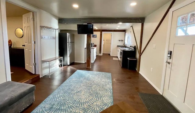Luxury Craftsman Downtown Lodging