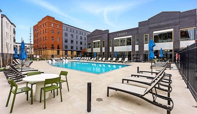Luxury Italian Village | 3Bed | Pool, Gym, Parking, Patio
