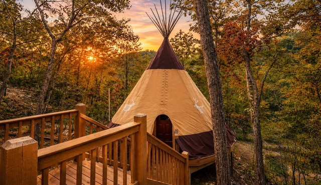 Luxury King Tepee Cabin, Parkside Resort Pigeon Forge Near Dollywood