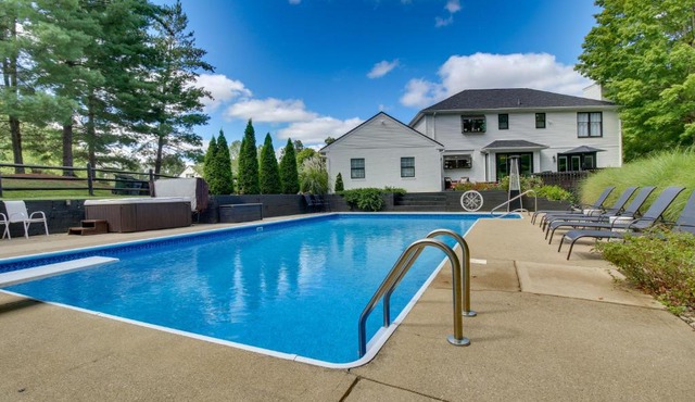 Luxury Maineville Villa w/Private Pool & Deck