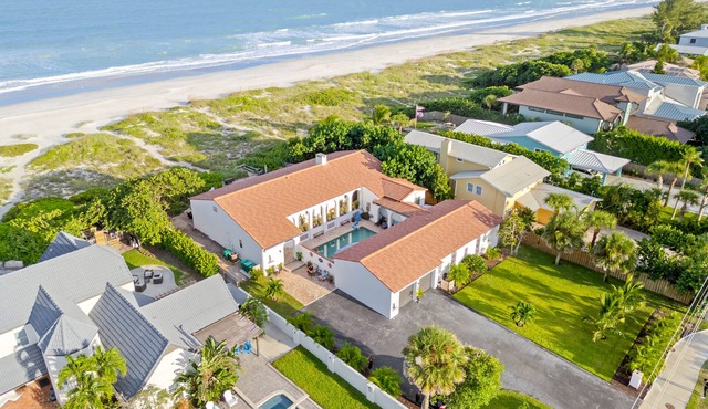 Luxury Ocean front villa 7 bedrooms 2 kitchen with pool