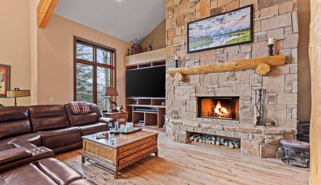 Managed by Park City Lodging-Spacious, Quiet, Hot Tub, Easy Drive to Everything