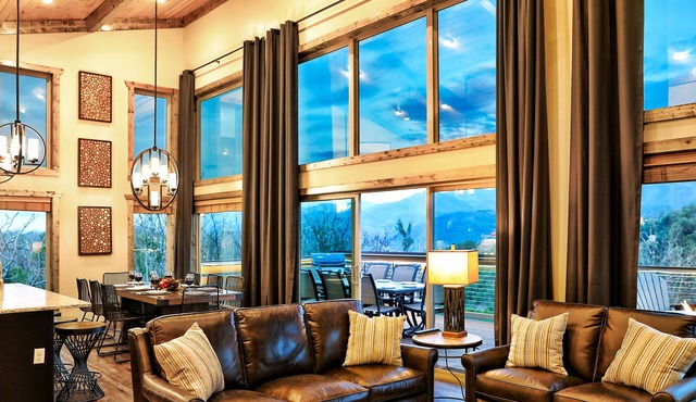 MARVELOUS Contemporary Luxury Cabin! VIEWS! Theater! Gaming! Fire Pits! Hot Tub!