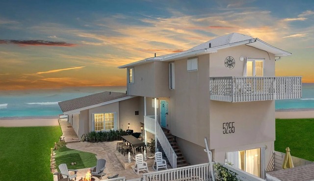 Melbourne Beach Oceanfront Apartment Unit #1 - Direct Beach Access