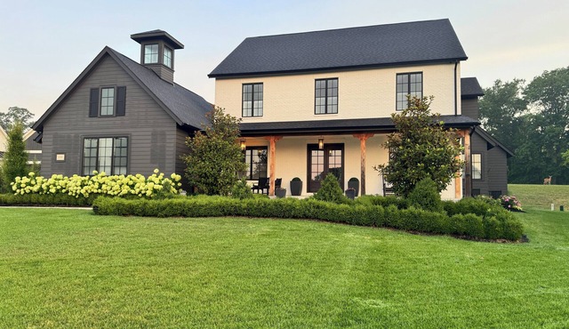 Memorial Week Luxury Home, 10 Min to Muirfield, Family Ready
