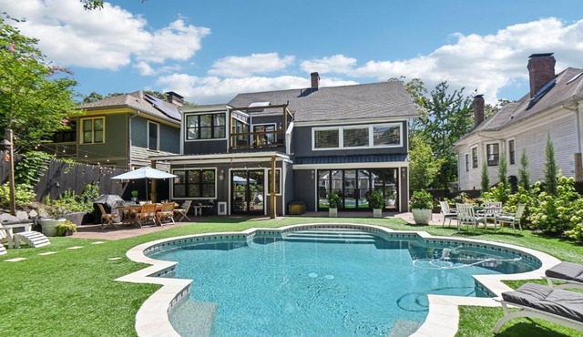 Midtown 6bed 5bath w pool and sauna