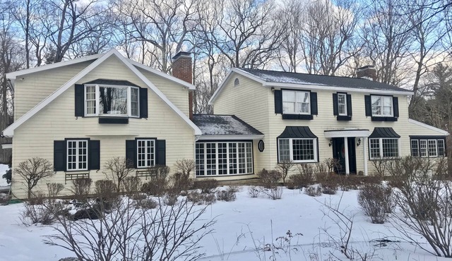 Minutes from Manchester Village/Center; near Stratton and Bromley Mtns