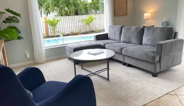 Modern coastal home w/heated pool & pet friendly