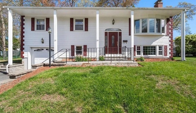 Modern Upper-Level Oasis, Minutes to Boston.