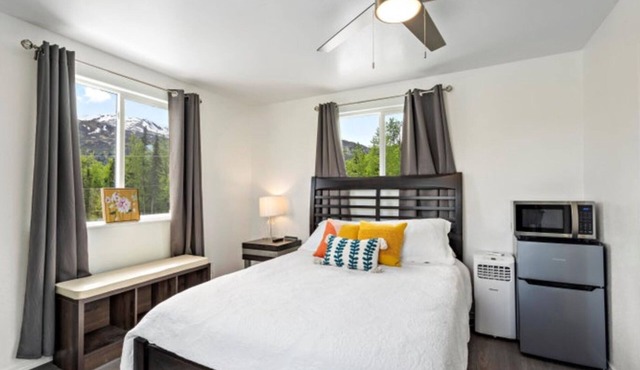 Mountain View Efficiency Apt Near Eklutna Lake