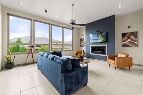 Mountain View Pool House Villa
