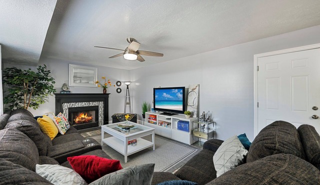 Mountain Views! Spacious & Stylish w/Covered Deck, Fenced Yard, BBQ & Firepit