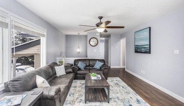 MountainView Getaway - Spacious Home, Sleeps 11