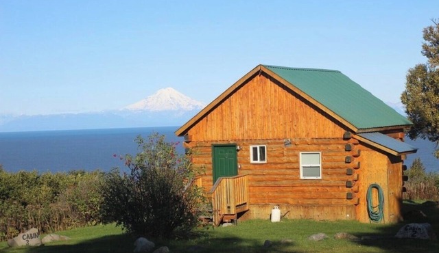 Mt. Redoubt Cabin on the Cook Inlet, Basecamp for your Alaskan Adventures