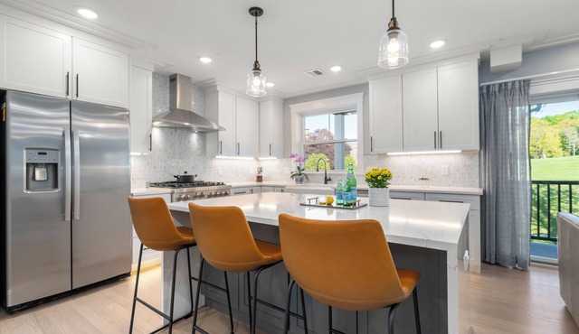 New 3 Bedroom/2 Bathroom Apartment, Free Parking in Quiet Boston Neighborhood