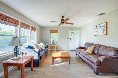 Newberry Home w/Deck on 10 Acres!
