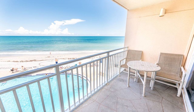 Oceanfront 2BR Condo w/Balcony & Flexible Sleeping Setup, Unit 338