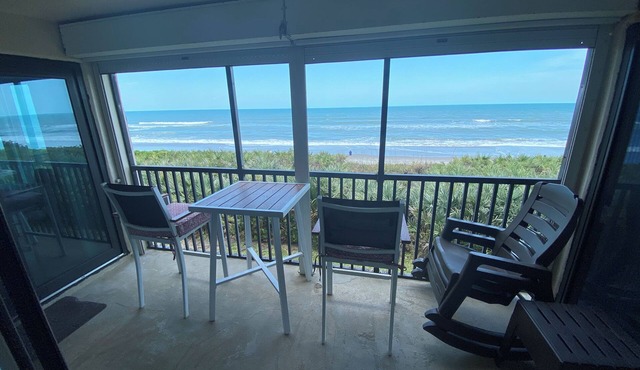 Oceanfront - Directly On the Ocean Luxury 3BR Condo Sleeps 6 to 8 - with a pool