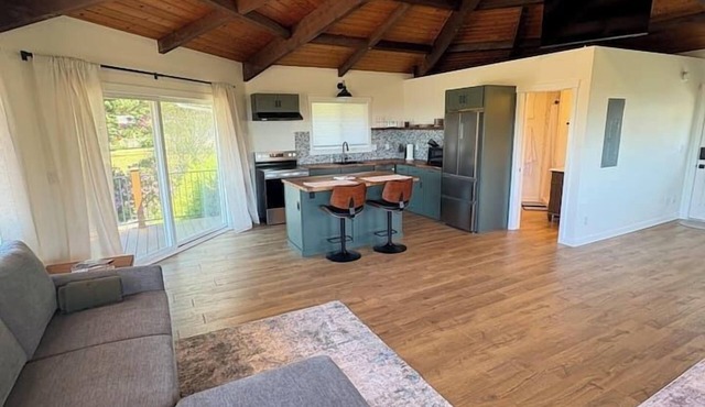 Oceanview Studio Retreat w/Private Beach Access