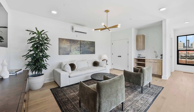 Olive Stone Modern Penthouse Near Mercedes Benz