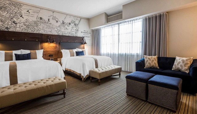 Pet-Friendly Accommodation | Parking & Breakfast Included | Glendale Park- 1.2mi in Everett