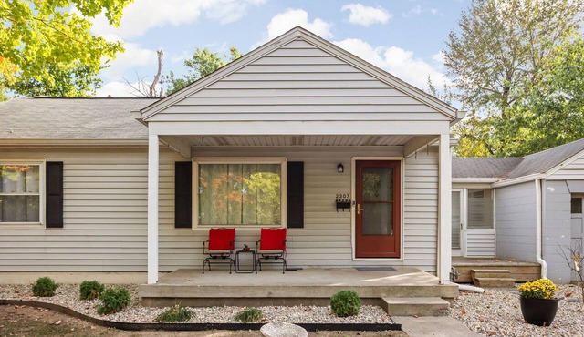 Pet-Friendly Broad Ripple Home W/Fenced Backyard