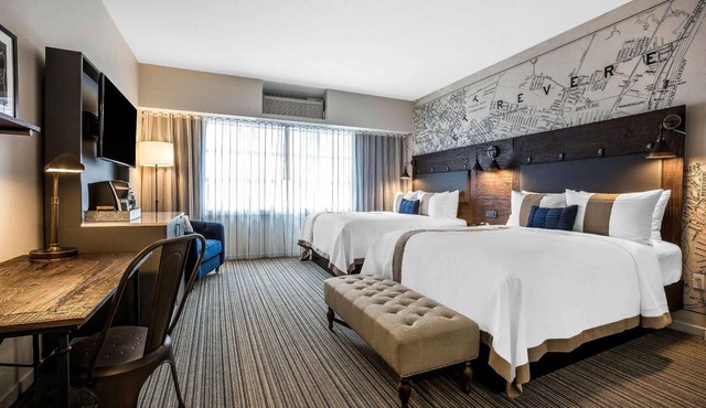 Pet-Friendly Double Queen Room for Families or Big Groups | Free On-site Parking in Everett
