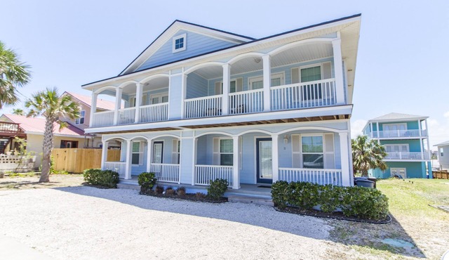 Pet-Friendly Duplex , Two Blocks from The Beach with Ocean Views in St. Augustine