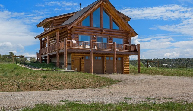 Pet Friendly Modern Cabin - 15 Minutes from Durango - Deck/Fire Pit and Views