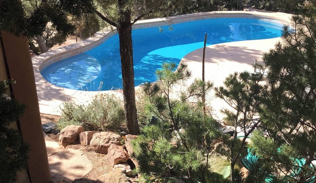 Pet friendly oasis near the Opera with stunning views! Private pool! n