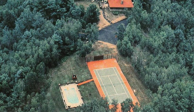 Pool, Tennis/Pickleball Court, 5-Bedroom Home, 100 Acres, 15 Minutes to Saratoga
