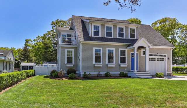 Popponesset-3 bedrooms, 4 baths, Sleeps 6, w/outdoor shower