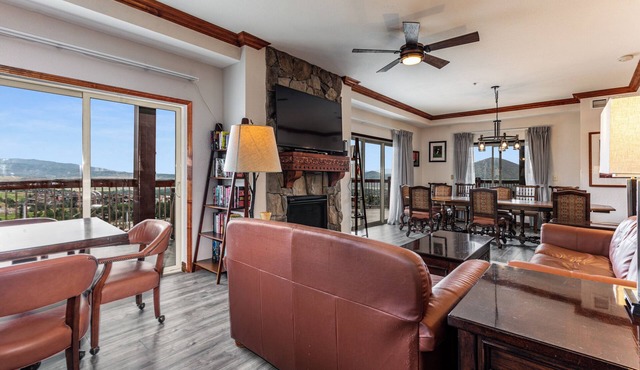 PRESIDENTIAL SUITE; 4 King BR/Bth; Ski I/O; 1530nt Week/1700nt daily, Hot Tub