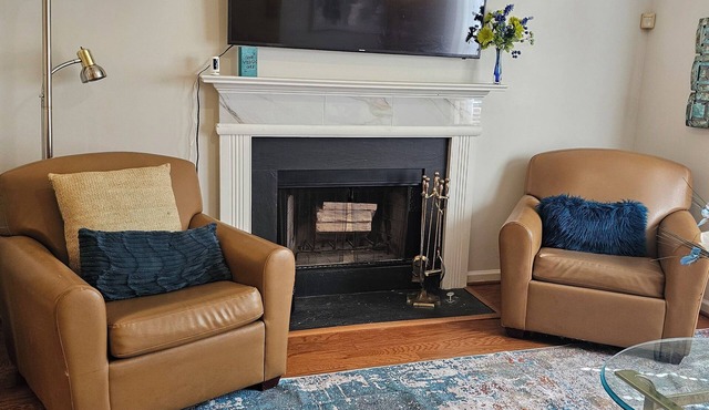PriMary EVolution Properties ~ Atlanta - convenient, comfy, chic 3 bedroom home