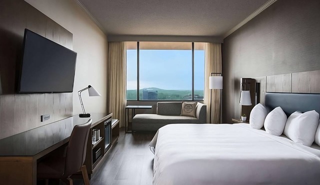 Prime Location, Explore Opry & Nashville's Best Spots, Pool, Pets Are Welcome!