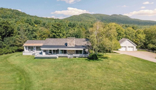 Private 5-BR Mountain Estate 10-Min to Manchester
