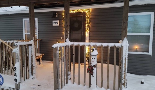 Private COZY home- RAVE REVIEWS- located in charming village- 8 miles to I-70!