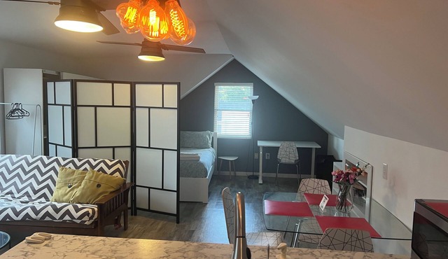 Private Guest House apartment near downtown Indianapolis