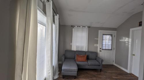 Private, Spacious & Comfy 1 bedroom Entire Suite With Separate Entry & Free Parking