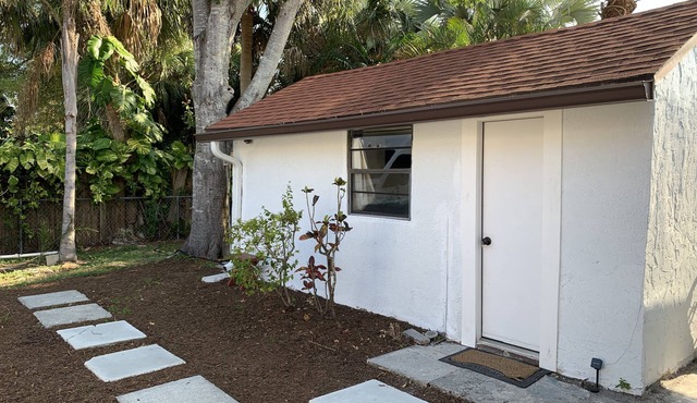 Private Tiny-Home, bath, mini kitchen, twinbed, desk, micro, FIT, MLB, 3m2 beach