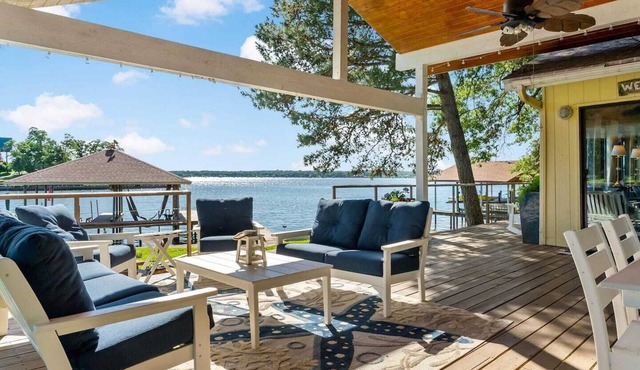 Private Waterfront Cove | Game Room | Dock | Pet Friendly | Fire Pit | Kayaks | Family Time