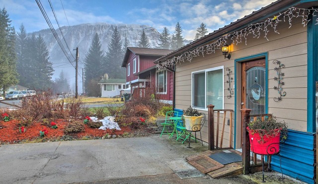 Quaint Juneau Apt w/Scenic Mountain Surroundings!
