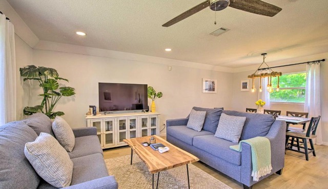 Quiet Satellite Beach Home w/Lanai, Walk to Beach