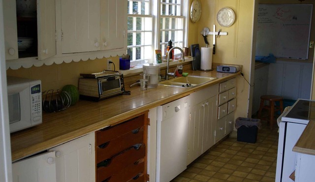 Quiet, walkable north Berkeley home, near UC, Downtown, BART in Berkeley