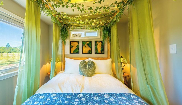 Rainforest Tiny Home Retreat: Enchanted